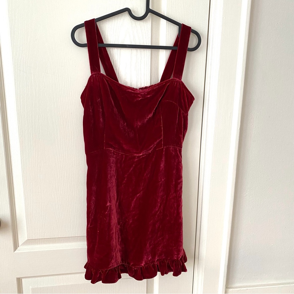$218 Reformation Red Velvet Ruffle Hem Smocked Back Sleeveless Mini Dress Sz 10 - Picture 4 of 12